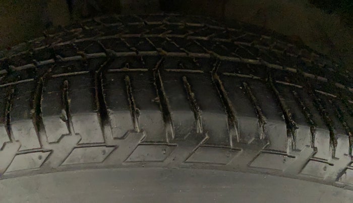 2018 Mahindra XUV500 W9 AT, Diesel, Automatic, 56,379 km, Right Front Tyre Tread