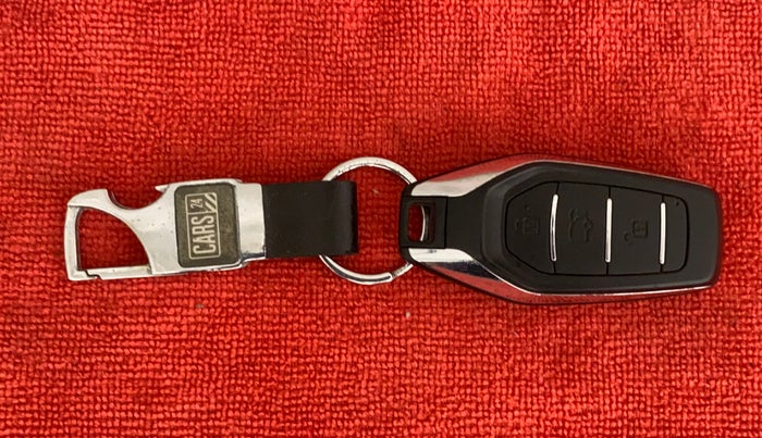 2018 Mahindra XUV500 W9 AT, Diesel, Automatic, 56,379 km, Key Close Up