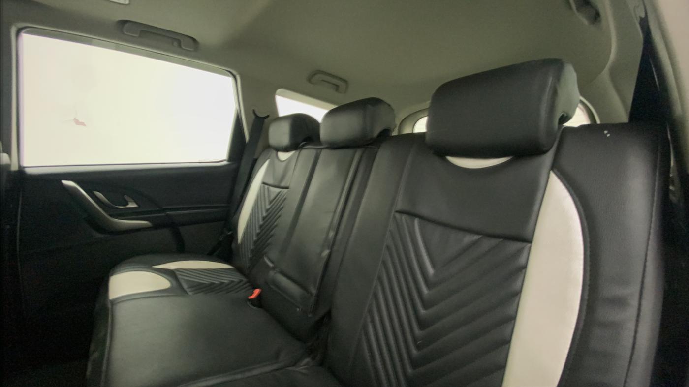 2018 Mahindra XUV500 W9 AT, Diesel, Automatic, 56,379 km, Right Side Rear Door Cabin