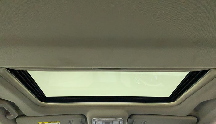 2018 Mahindra XUV500 W9 AT, Diesel, Automatic, 56,379 km, Moonroof/ Sunroof