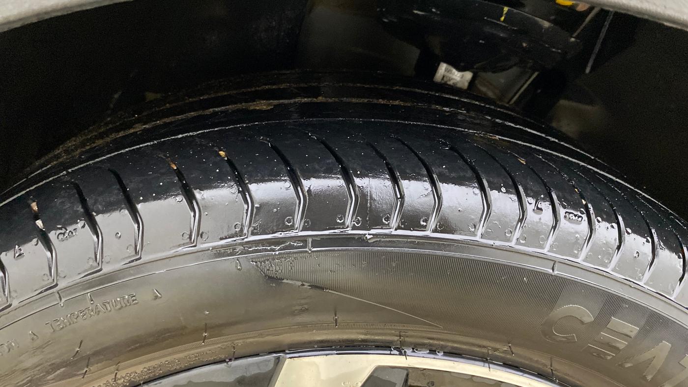 2023 Volkswagen TAIGUN GT PLUS 1.5 TSI DSG, Petrol, Automatic, 26,382 km, Left Front Tyre Tread