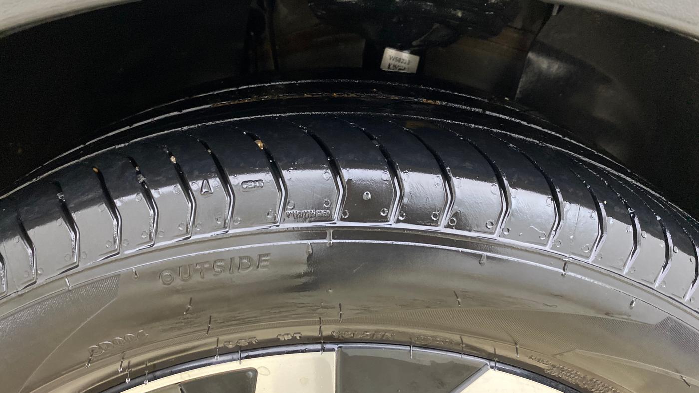 2023 Volkswagen TAIGUN GT PLUS 1.5 TSI DSG, Petrol, Automatic, 26,382 km, Right Front Tyre Tread