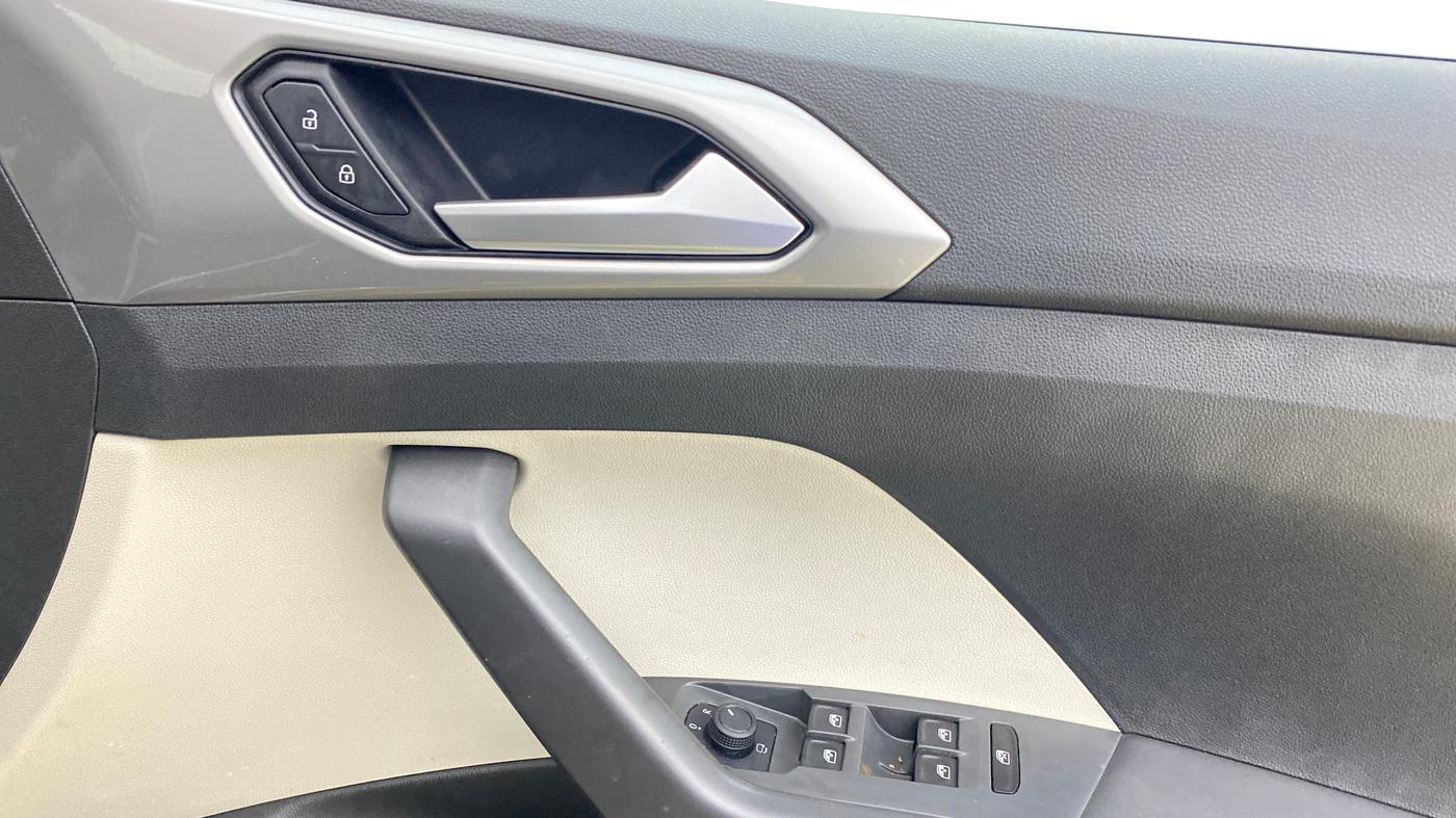 2023 Volkswagen TAIGUN GT PLUS 1.5 TSI DSG, Petrol, Automatic, 26,382 km, Driver Side Door Panels Control