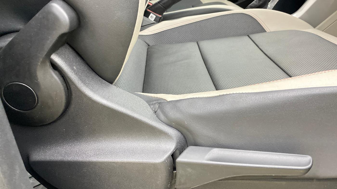 2023 Volkswagen TAIGUN GT PLUS 1.5 TSI DSG, Petrol, Automatic, 26,382 km, Driver Side Adjustment Panel