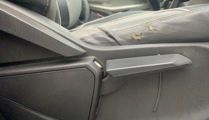 2014 Ford Ecosport TITANIUM 1.5L PETROL AT, Petrol, Automatic, 1,00,253 km, Driver Side Adjustment Panel