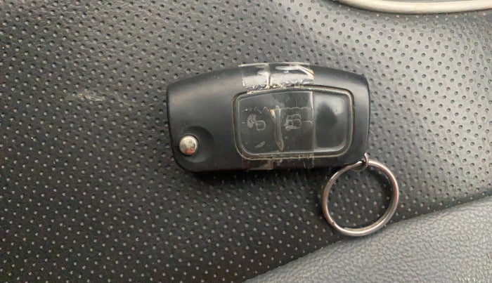 2014 Ford Ecosport TITANIUM 1.5L PETROL AT, Petrol, Automatic, 1,00,253 km, Key Close Up