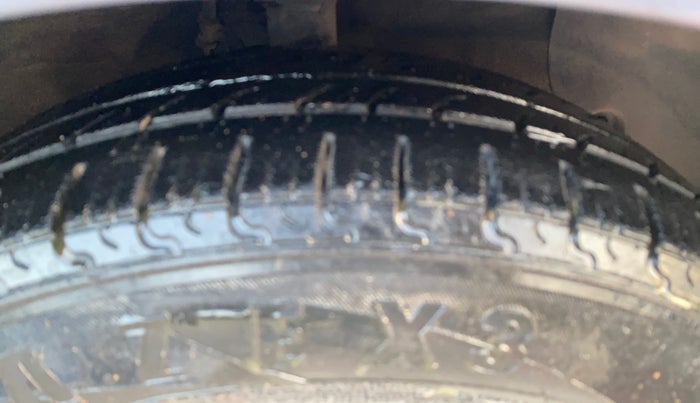 2014 Hyundai Xcent S (O) 1.2, Petrol, Manual, 73,436 km, Right Front Tyre Tread
