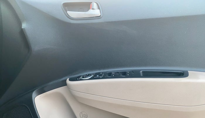 2014 Hyundai Xcent S (O) 1.2, Petrol, Manual, 73,436 km, Driver Side Door Panels Control
