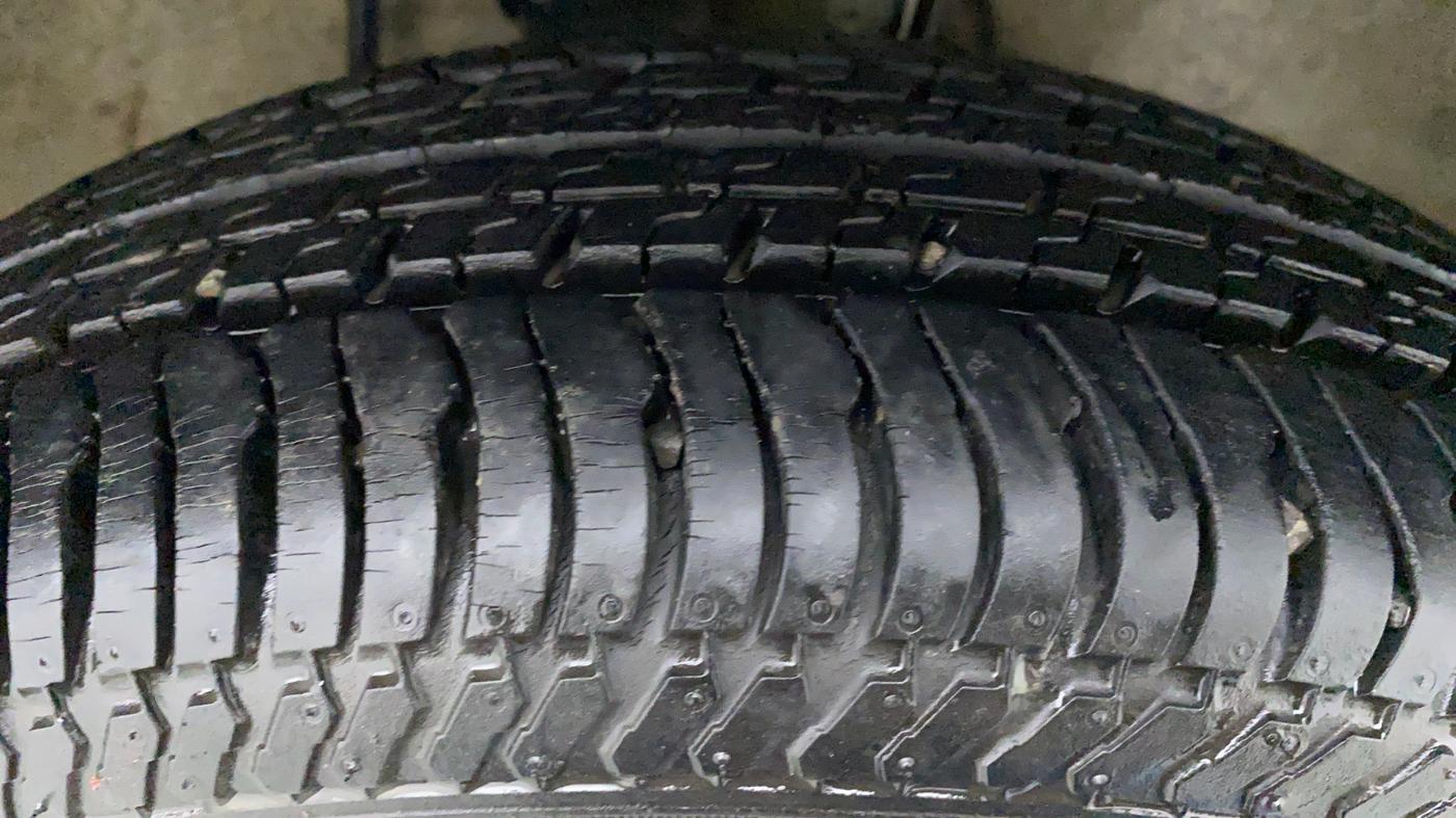 2019 Maruti Alto K10 VXI AMT P, Petrol, Automatic, 576 km, Right Front Tyre Tread