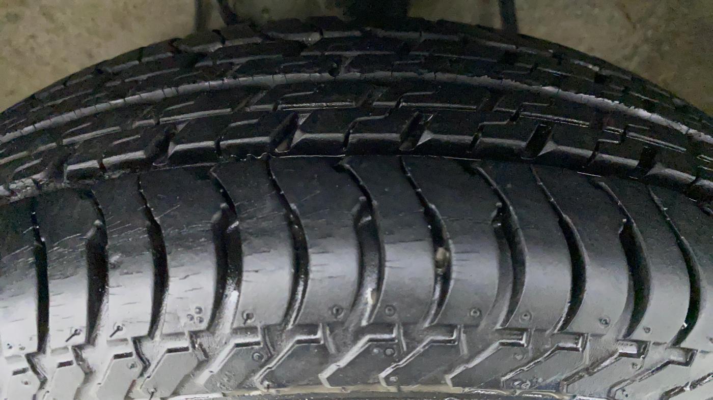 2019 Maruti Alto K10 VXI AMT P, Petrol, Automatic, 576 km, Left Front Tyre Tread