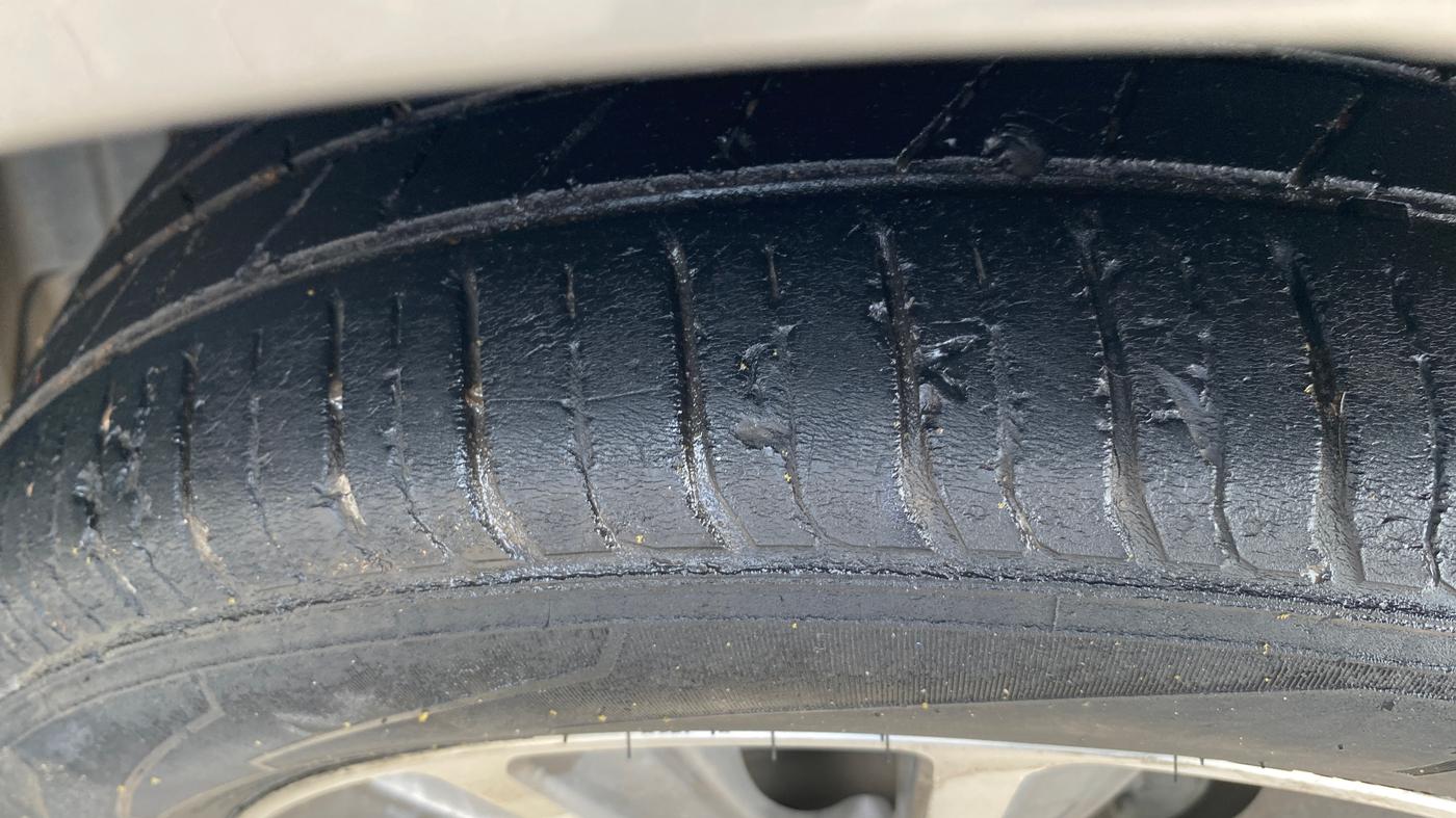 2020 Maruti Ciaz ALPHA 1.5 SHVS PETROL, Petrol, Manual, 79,322 km, Left Rear Tyre Tread
