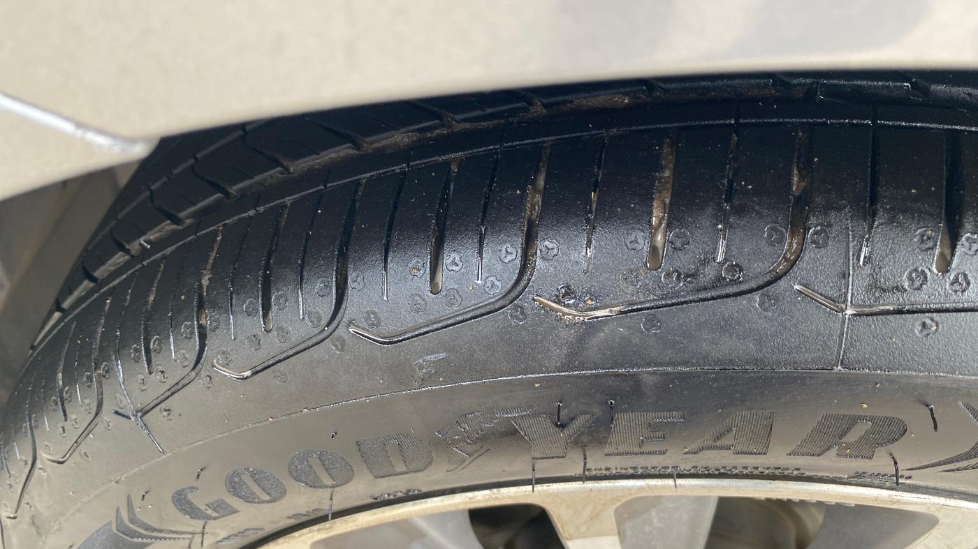 2020 Maruti Ciaz ALPHA 1.5 SHVS PETROL, Petrol, Manual, 79,322 km, Left Front Tyre Tread