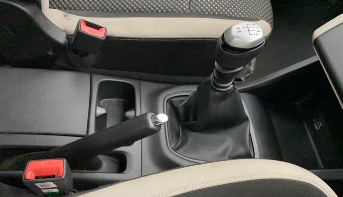 2019 Renault TRIBER RXZ, Petrol, Manual, 52,155 km, Gear Lever