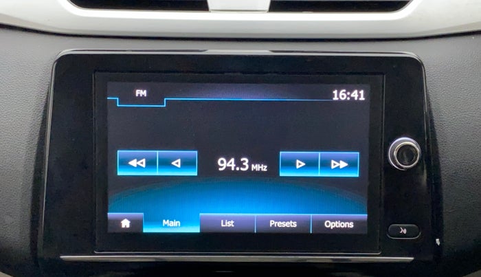 2019 Renault TRIBER RXZ, Petrol, Manual, 52,155 km, Infotainment System