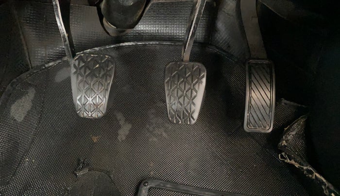 2017 Ford New Figo TREND 1.2 PETROL, Petrol, Manual, 31,904 km, Pedals