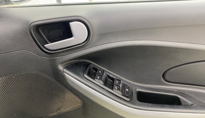 2017 Ford New Figo TREND 1.2 PETROL, Petrol, Manual, 31,904 km, Driver Side Door Panels Control