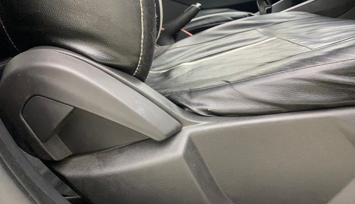 2017 Ford New Figo TREND 1.2 PETROL, Petrol, Manual, 31,904 km, Driver Side Adjustment Panel