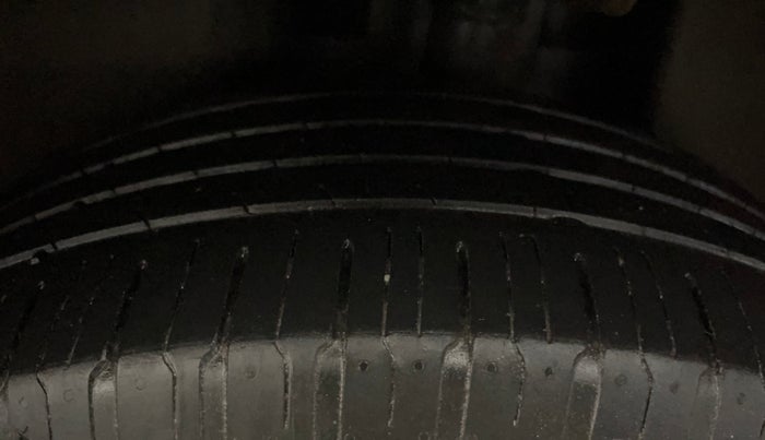2017 Jeep Compass LIMITED 1.4 PETROL AT, Petrol, Automatic, 57,044 km, Left Rear Tyre Tread