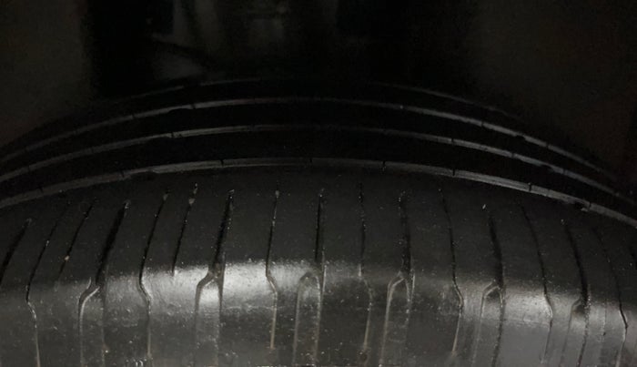 2017 Jeep Compass LIMITED 1.4 PETROL AT, Petrol, Automatic, 57,044 km, Right Rear Tyre Tread