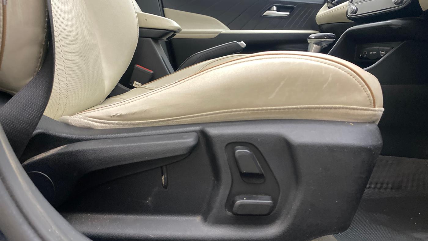 2023 Hyundai Verna  SX (O) 1.5 VTVT IVT, Petrol, Automatic, 1,15,800 km, Driver Side Adjustment Panel