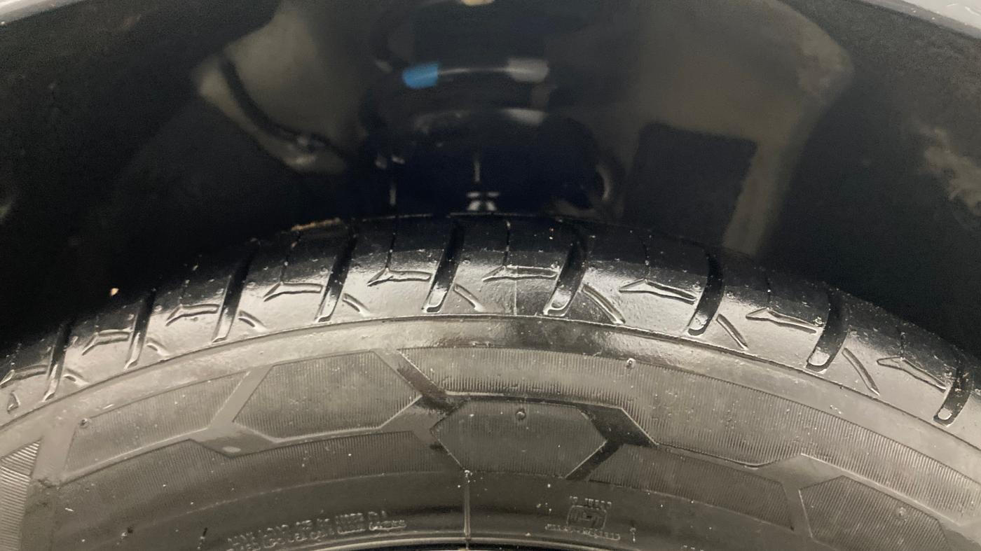 2023 Hyundai Verna  SX (O) 1.5 VTVT IVT, Petrol, Automatic, 1,15,800 km, Right Front Tyre Tread