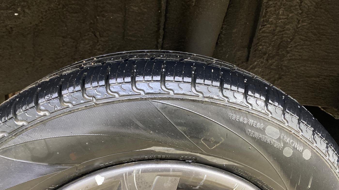 2018 Renault Kwid RXT 1.0 AMT (O), Petrol, Automatic, 76,487 km, Left Rear Tyre Tread
