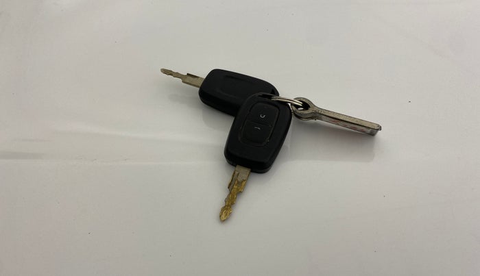 2018 Renault Kwid RXT 1.0 AMT (O), Petrol, Automatic, 76,487 km, Key Close Up