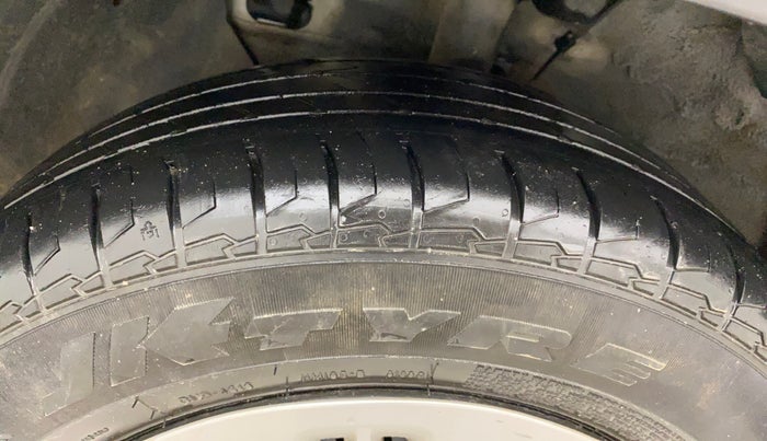 2023 KIA CARENS PRESTIGE 1.5 PETROL 7 STR, Petrol, Manual, 24,090 km, Left Front Tyre Tread