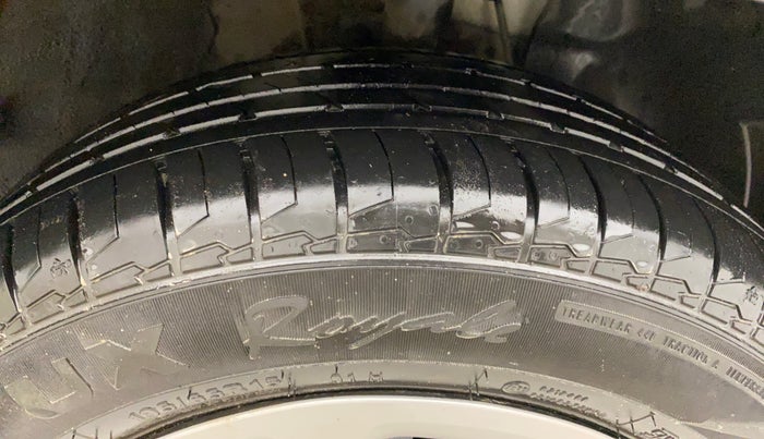 2023 KIA CARENS PRESTIGE 1.5 PETROL 7 STR, Petrol, Manual, 24,090 km, Right Front Tyre Tread