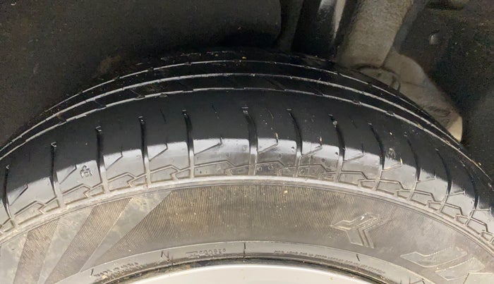 2023 KIA CARENS PRESTIGE 1.5 PETROL 7 STR, Petrol, Manual, 24,090 km, Left Rear Tyre Tread