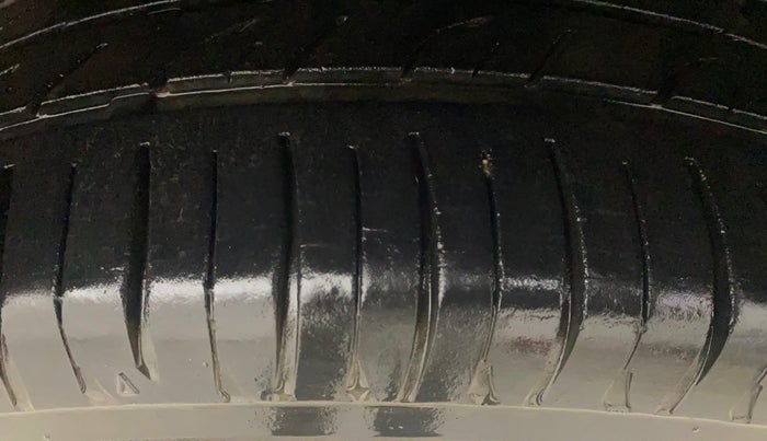 2016 Maruti Swift Dzire ZDI AMT, Diesel, Automatic, 1,19,730 km, Right Front Tyre Tread