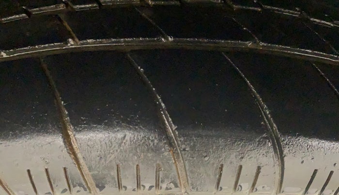 2016 Maruti Swift Dzire ZDI AMT, Diesel, Automatic, 1,19,730 km, Right Rear Tyre Tread