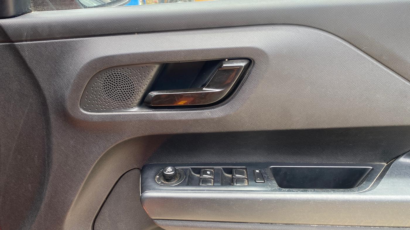 2024 Tata PUNCH ADVENTURE RHYTHM PACK AMT, Petrol, Automatic, 22,360 km, Driver Side Door Panels Control