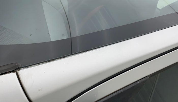 2011 Toyota Etios Liva VX, Petrol, Manual, 35,131 km, Left A pillar - Paint is slightly faded