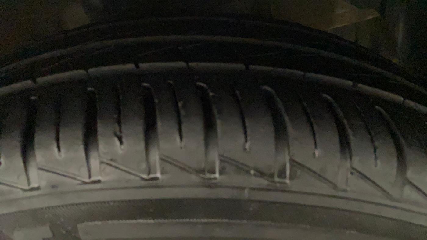 2022 Hyundai GRAND I10 NIOS SPORTZ 1.2 KAPPA VTVT CNG, CNG, Manual, 28,071 km, Left Front Tyre Tread