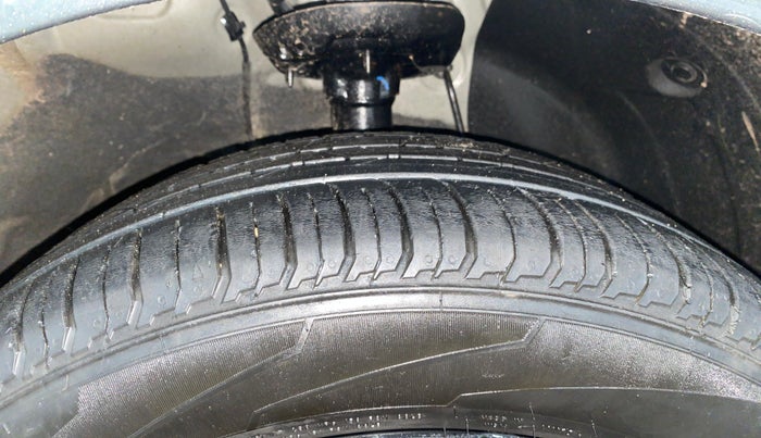 2023 Hyundai NEW I20 ASTA (O) 1.2 IVT, Petrol, Automatic, 8,615 km, Right Front Tyre Tread