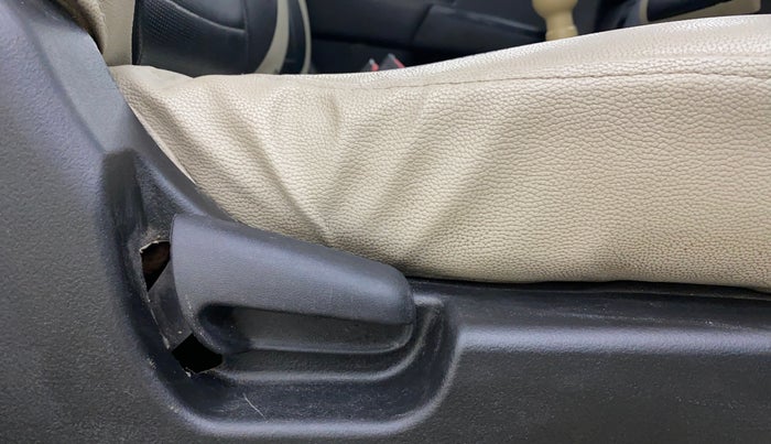 2017 Maruti Wagon R 1.0 VXI, Petrol, Manual, 62,890 km, Driver Side Adjustment Panel