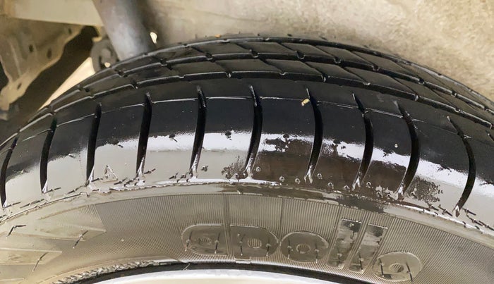 2017 Maruti Wagon R 1.0 VXI, Petrol, Manual, 62,890 km, Right Rear Tyre Tread