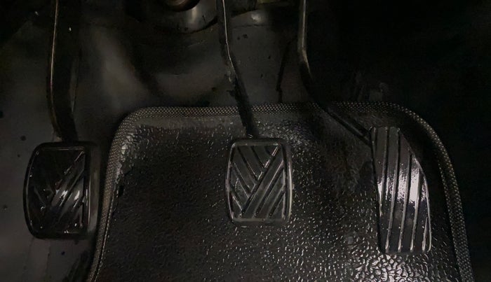 2017 Maruti Wagon R 1.0 VXI, Petrol, Manual, 62,890 km, Pedals