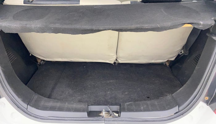 2017 Maruti Wagon R 1.0 VXI, Petrol, Manual, 62,890 km, Boot Inside