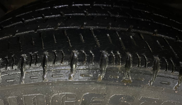 2015 Hyundai Grand i10 MAGNA 1.1 CRDI, Diesel, Manual, 84,611 km, Left Front Tyre Tread