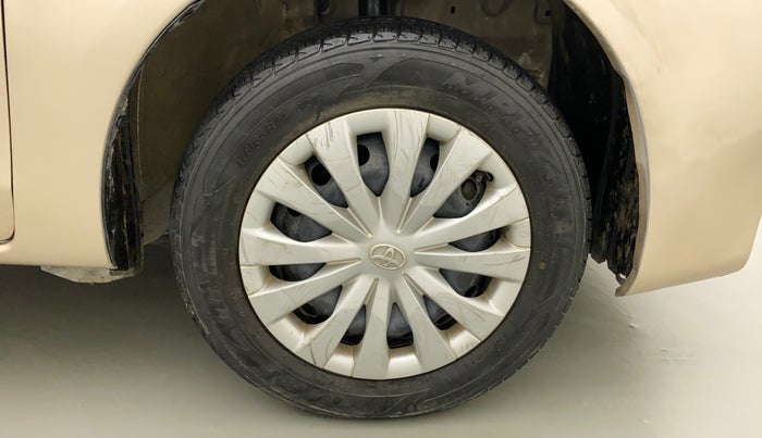 2011 Toyota Etios Liva G, Petrol, Manual, 51,539 km, Right Front Wheel