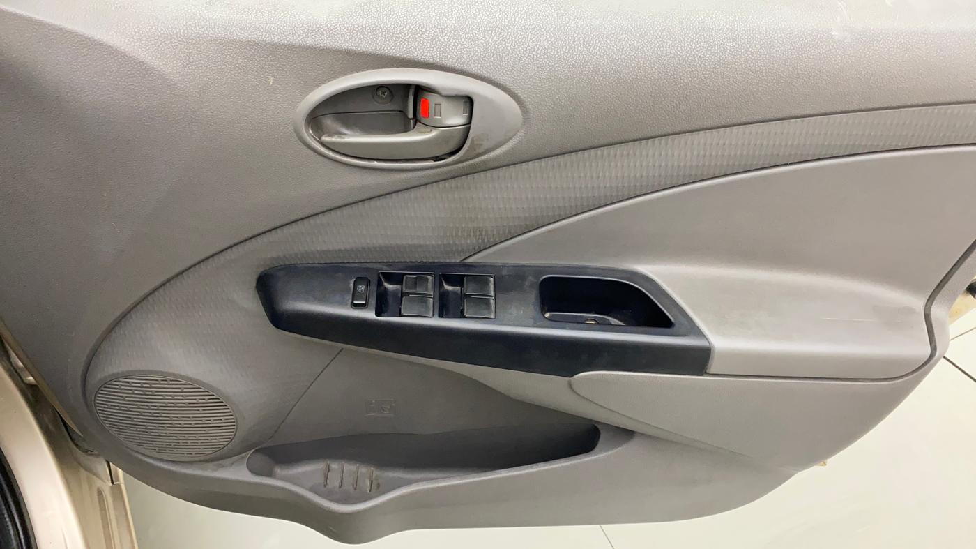 2011 Toyota Etios Liva G, Petrol, Manual, 51,539 km, Driver Side Door Panels Control