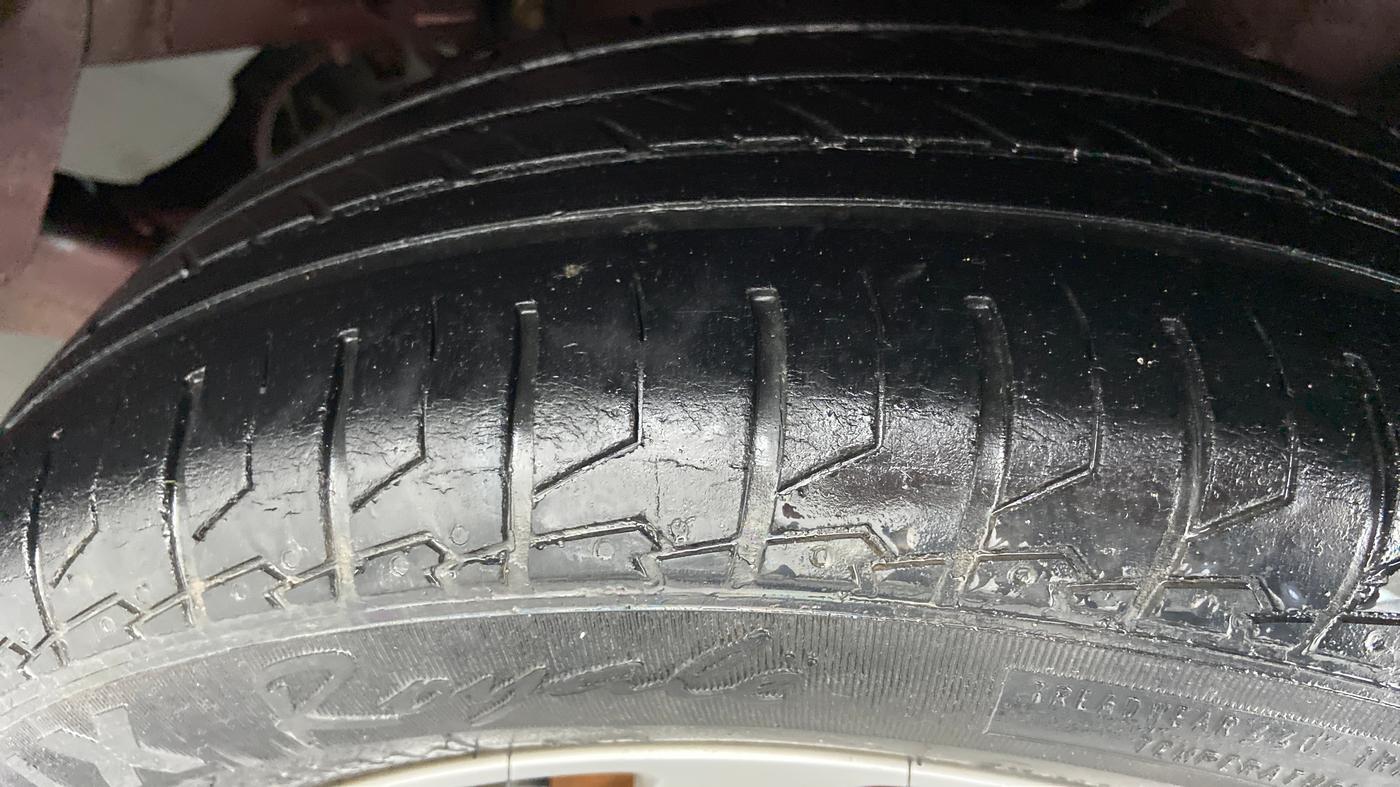 2015 Honda Amaze 1.2 VXMT I VTEC, Petrol, Manual, 85,678 km, Left Rear Tyre Tread