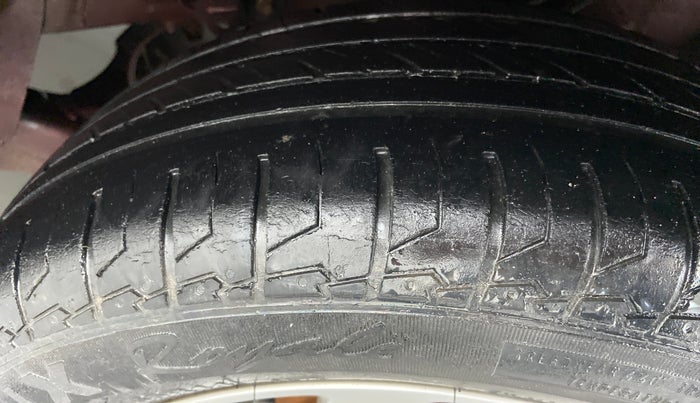 2015 Honda Amaze 1.2 VXMT I VTEC, Petrol, Manual, 85,678 km, Left Rear Tyre Tread