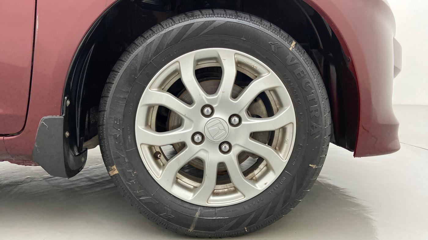2015 Honda Amaze 1.2 VXMT I VTEC, Petrol, Manual, 85,678 km, Right Front Wheel