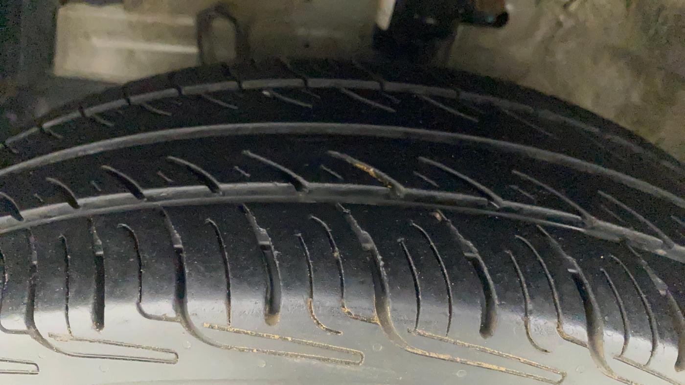 2012 Maruti Swift Dzire VXI, Petrol, Manual, 99,500 km, Left Front Tyre Tread