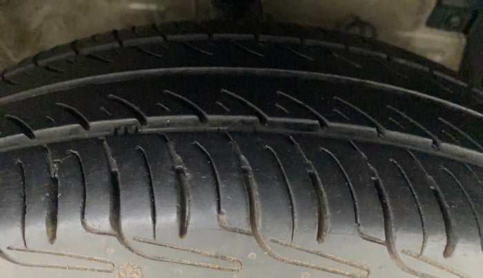 2012 Maruti Swift Dzire VXI, Petrol, Manual, 99,500 km, Right Front Tyre Tread