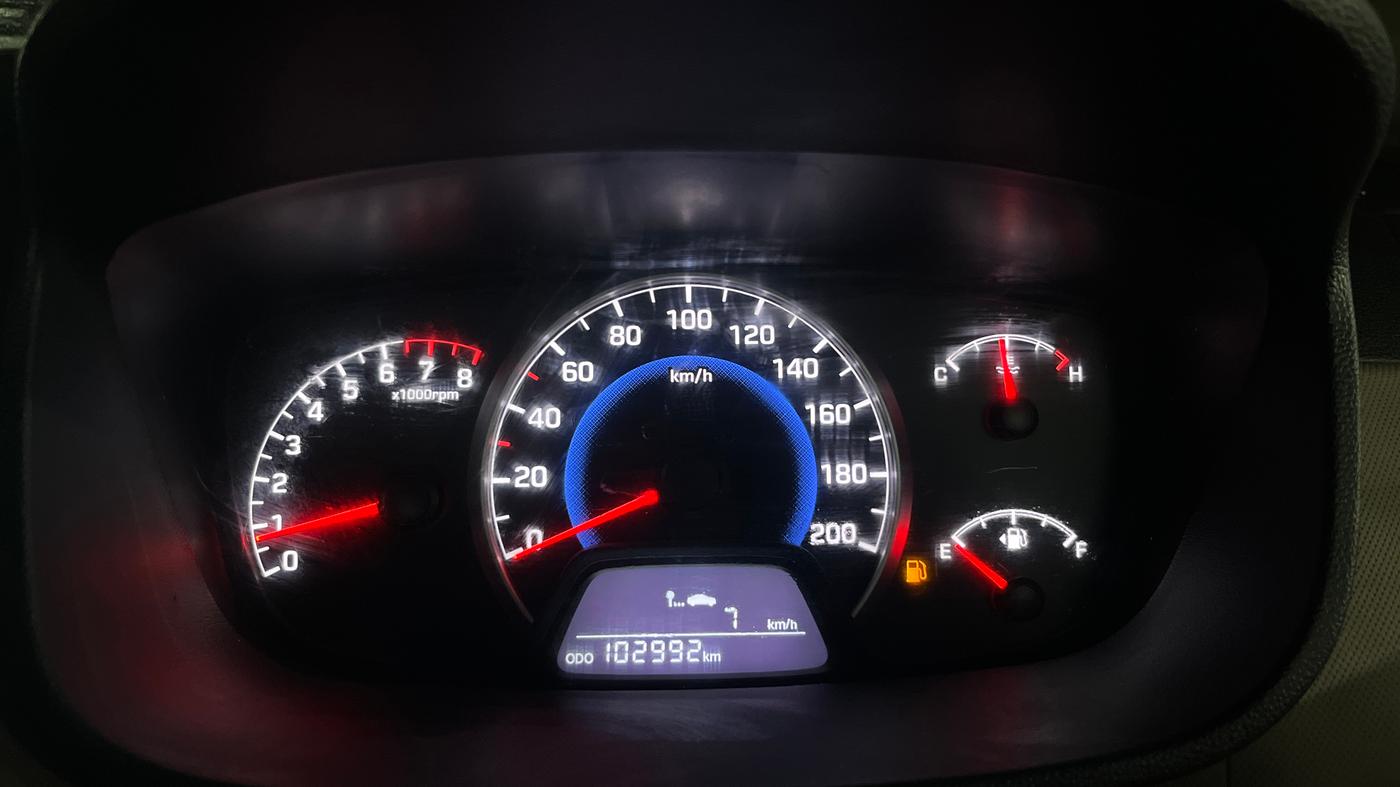 2014 Hyundai Grand i10 MAGNA 1.2 KAPPA VTVT, Petrol, Manual, 1,02,991 km, Odometer Image