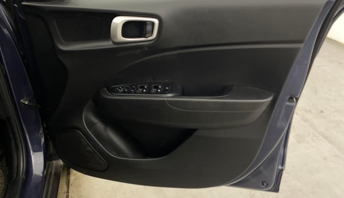 2020 Hyundai VENUE SX 1.0 TURBO IMT, Petrol, Manual, 34,276 km, Driver Side Door Panels Control